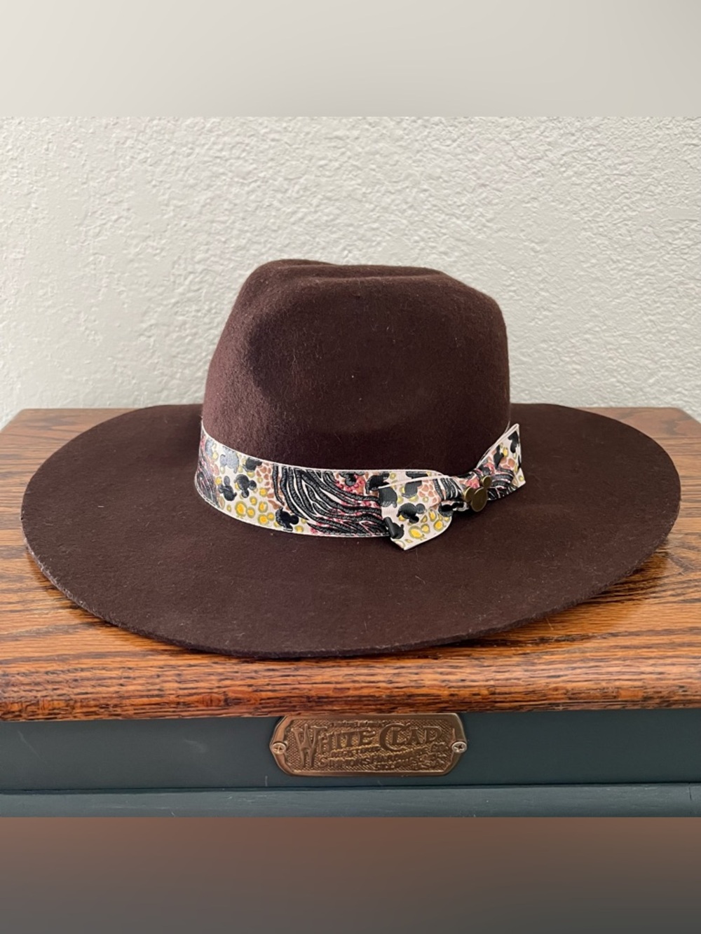 Disney Parks Brown Wool Hat Mickey Minnie Mouse Band Ladies Safari Hat